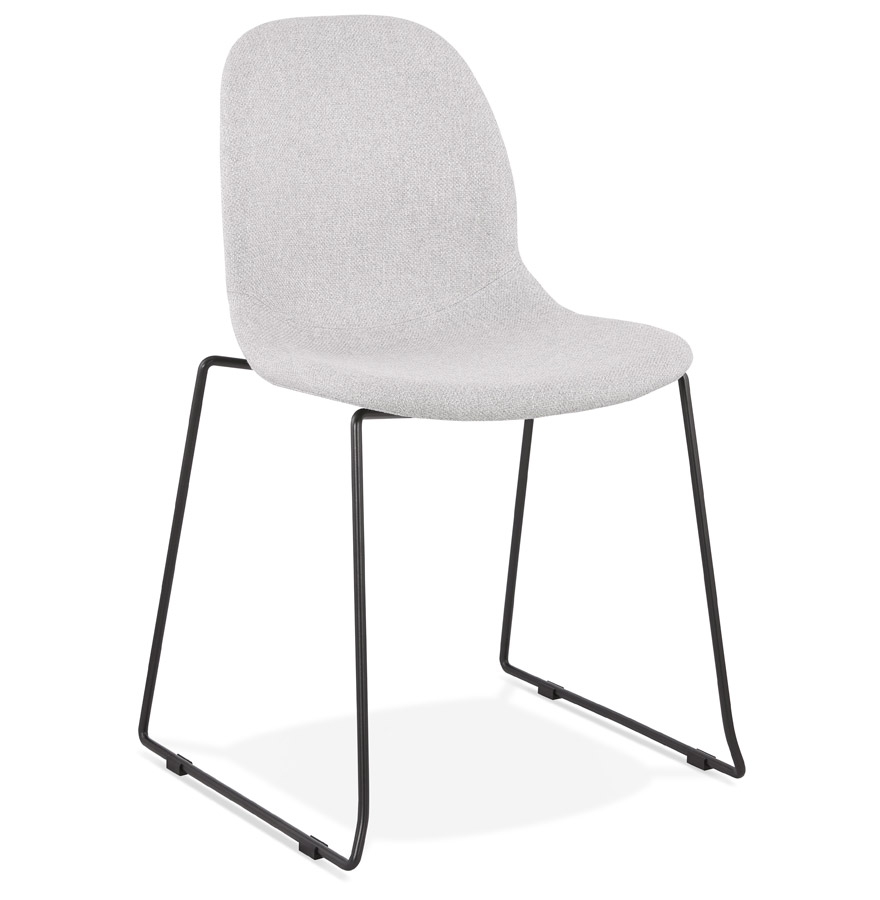 Chaise design empilable 'DISTRIKT' en tissu gris clair avec pieds en métal noir vue1