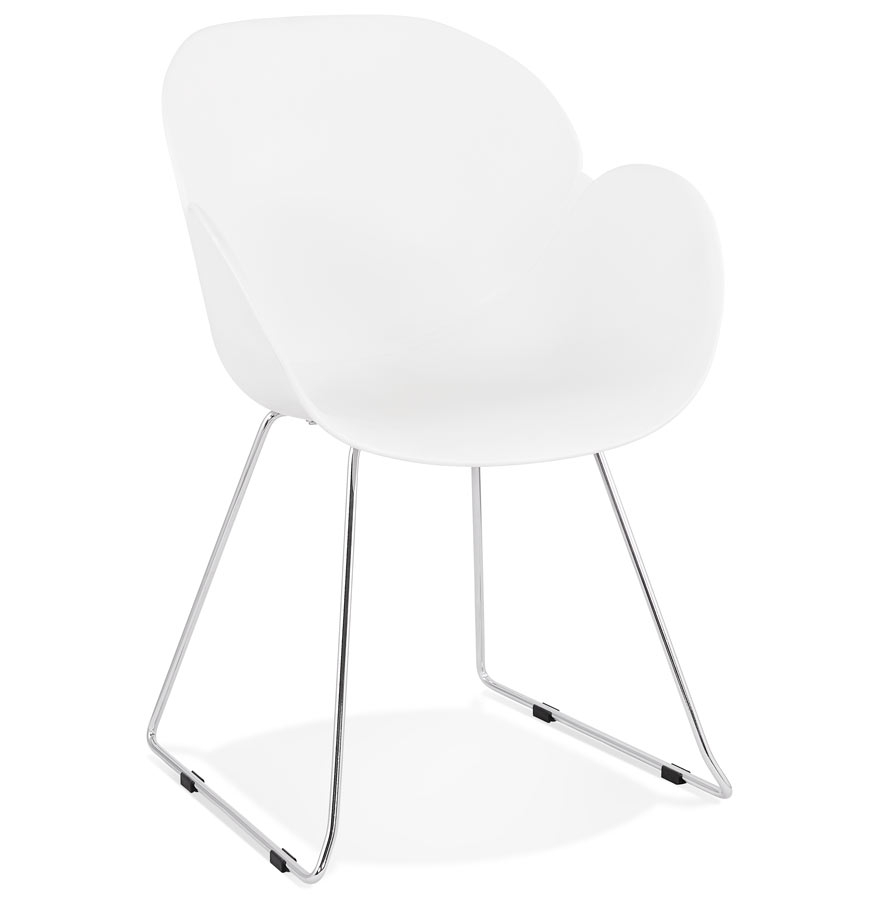 Chaise design 'NEGO' blanche en matière plastique vue1